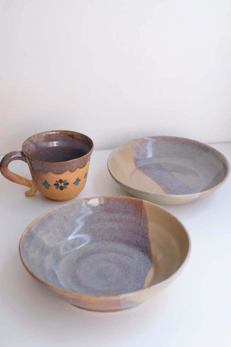 Duo d'assiettes de Séverine, tasse d'Emma