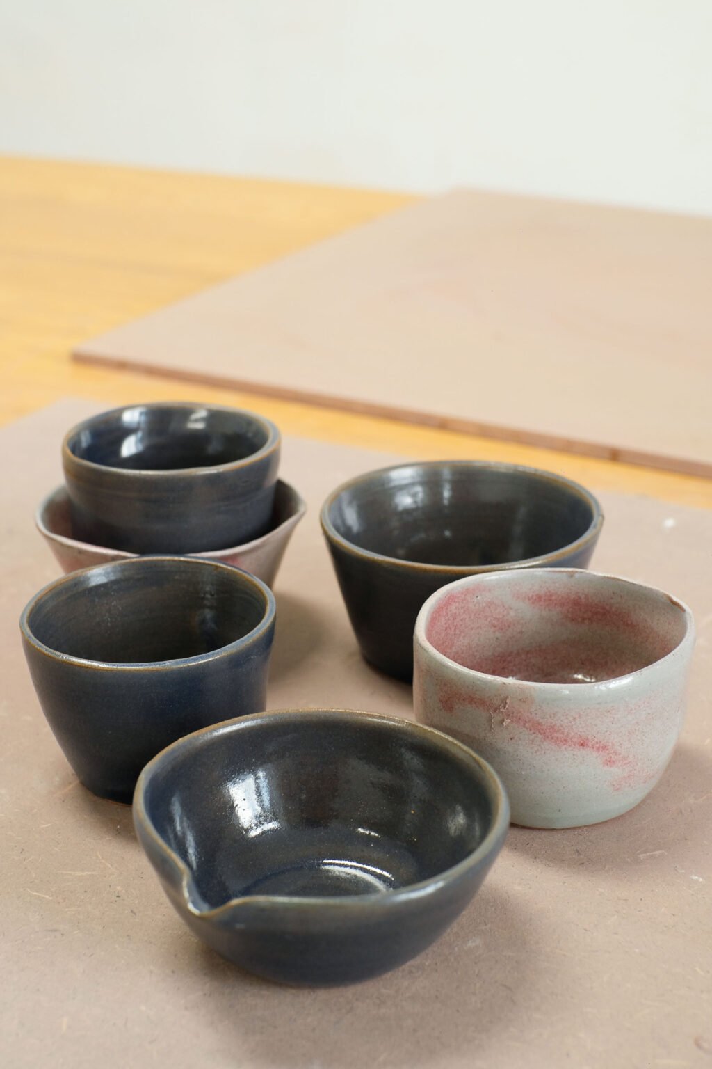 Ensemble de tasses tournées privatisation atelier saint-étienne